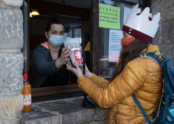 Do tříkrálových pokladniček na jihu Čech lidé přispěli přes 3 miliony Kč