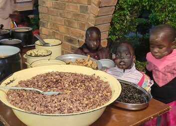 Děti z dětského domova v Zimbabwe oslavili Den Afriky