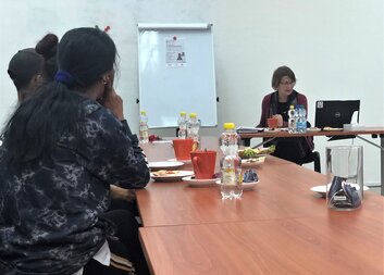 Obyvatelé z Novohradské už mají jasněji ve svých právech a povinnostech