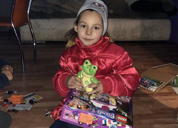 Společnost LEGO® darovala prostřednictvím Charity stavebnice znevýhodněným dětem