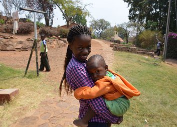 Lina z Kwekwe: pomáháte darovat domov