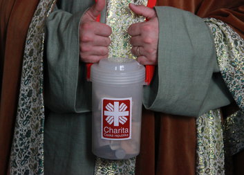 Tři králové v českobudějovické diecézi vykoledovali rekordních 8 a půl milionu korun 