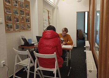 Pomocná ruka z Poradny pro cizince a migranty