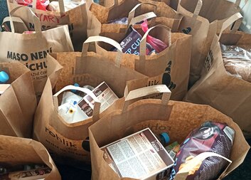 Sbírka potravin na pomoc ukrajinským uprchlíkům 