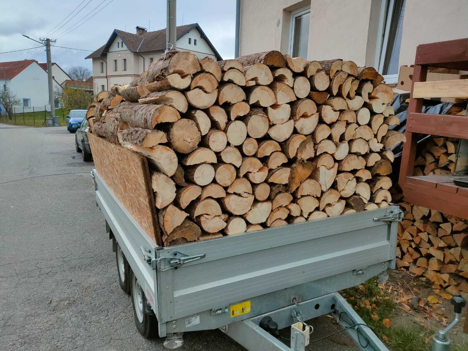 dřevo pro matky samoživitelky