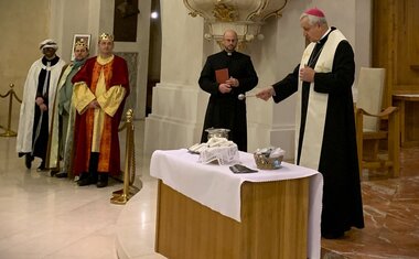 biskup požehnal koledníkům a také jejich křídy