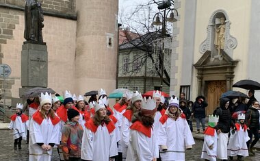 průvod koledníků