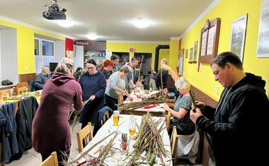 pletení pomlázek v Dolním Bukovsku