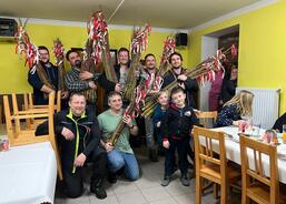 parta pletařů a pletařek z Bukovska