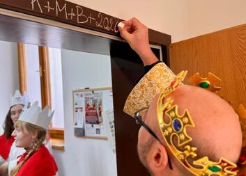 Tři králové přinesli boží požehnání do českobudějovické nemocnice, na biskupství i Jihočeský kraj